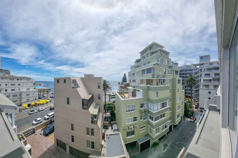 To Let 3 Bedroom Property for Rent in Sea Point Western Cape